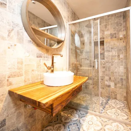 Miniq Homes 104 - The Luxurious Stone Retreat * فوكا
