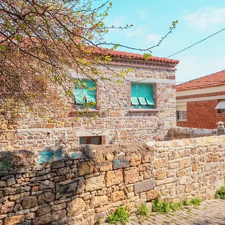 Miniq Homes 104 - The Luxurious Stone Retreat Vila